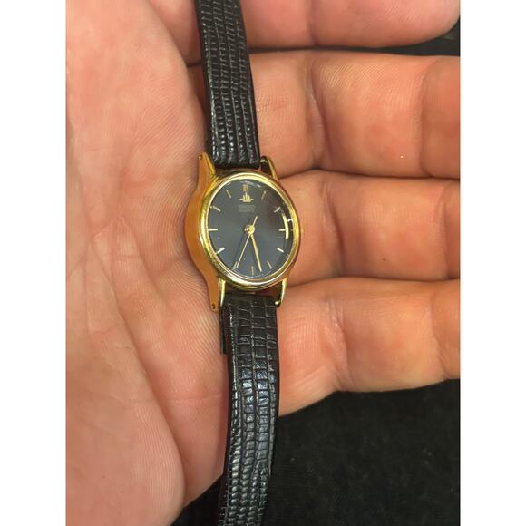 Vintage Seiko 2Y01-0010 Women’s Watch! New Battery! main image 6